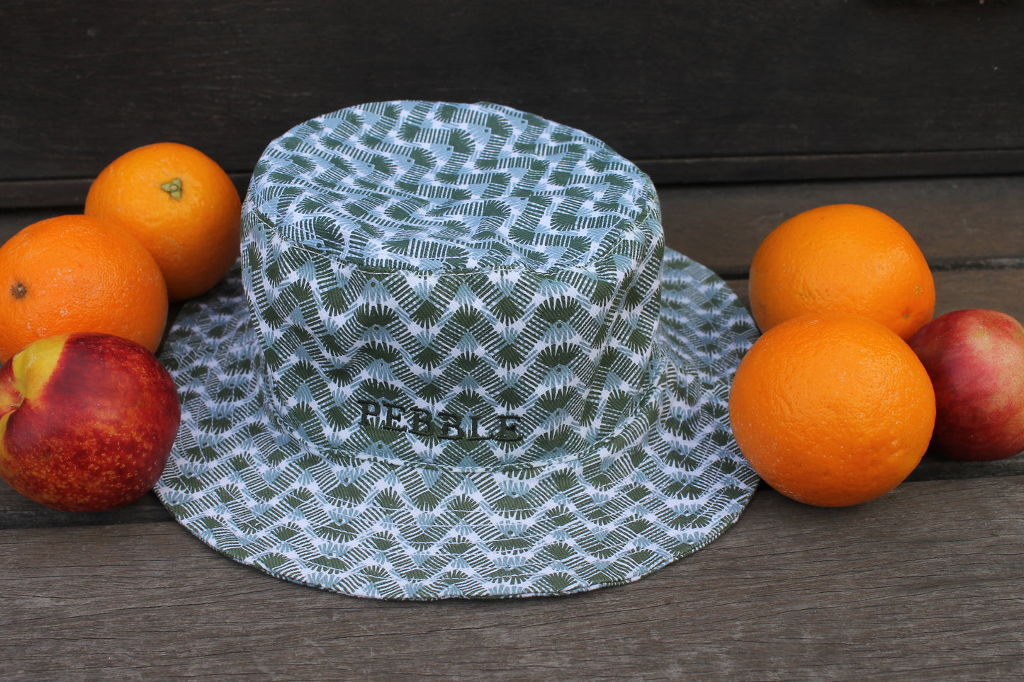 OLIVE ZIGZAG BUCKET HAT